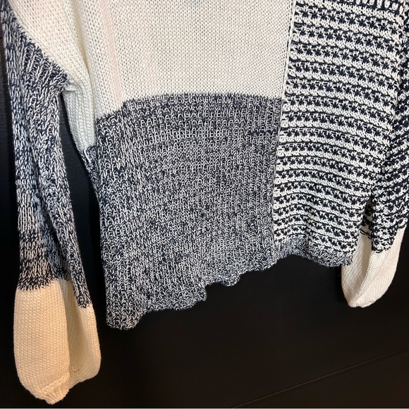 Blue Colorblock Sweater - Picture 3 of 11